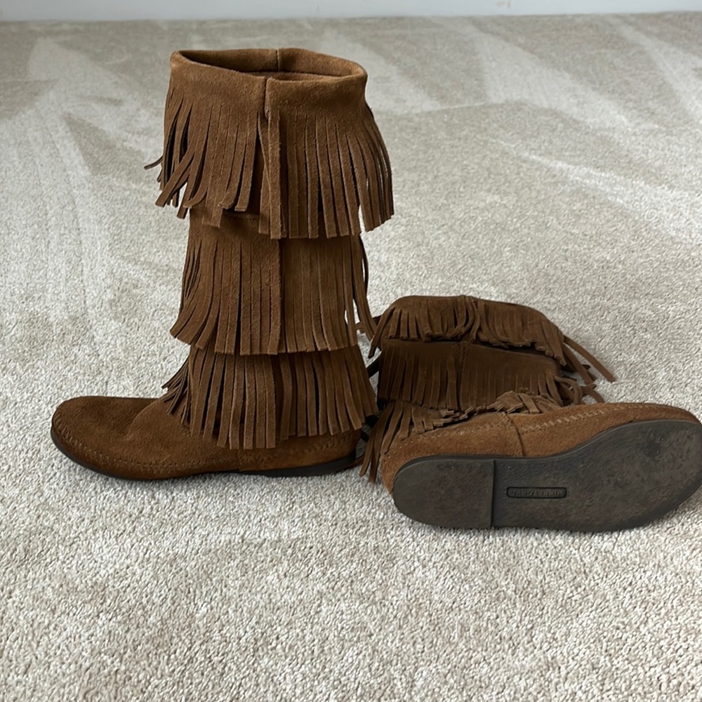 Minnetonka fringe boots